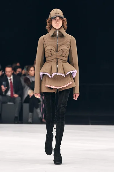 Look 22